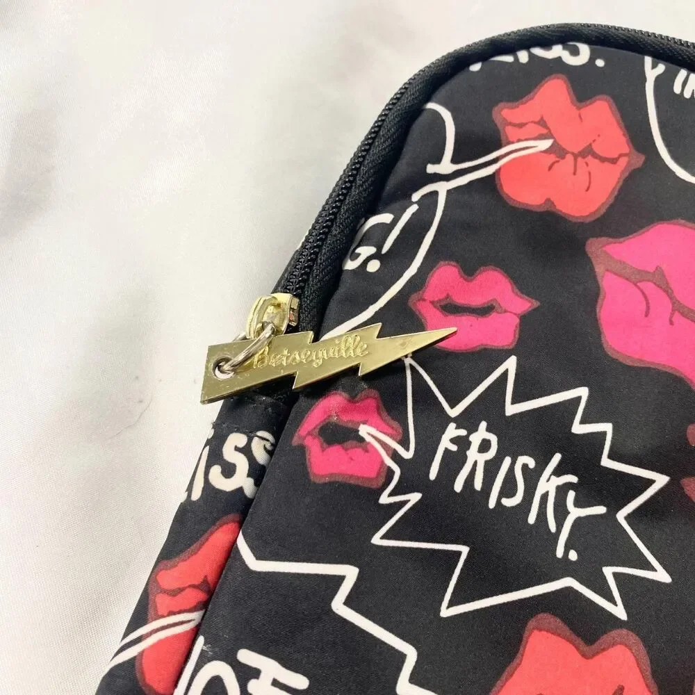 Betseyville by Betsey Johnson padded laptop bag Red Pink Kiss Lips 15x12.5